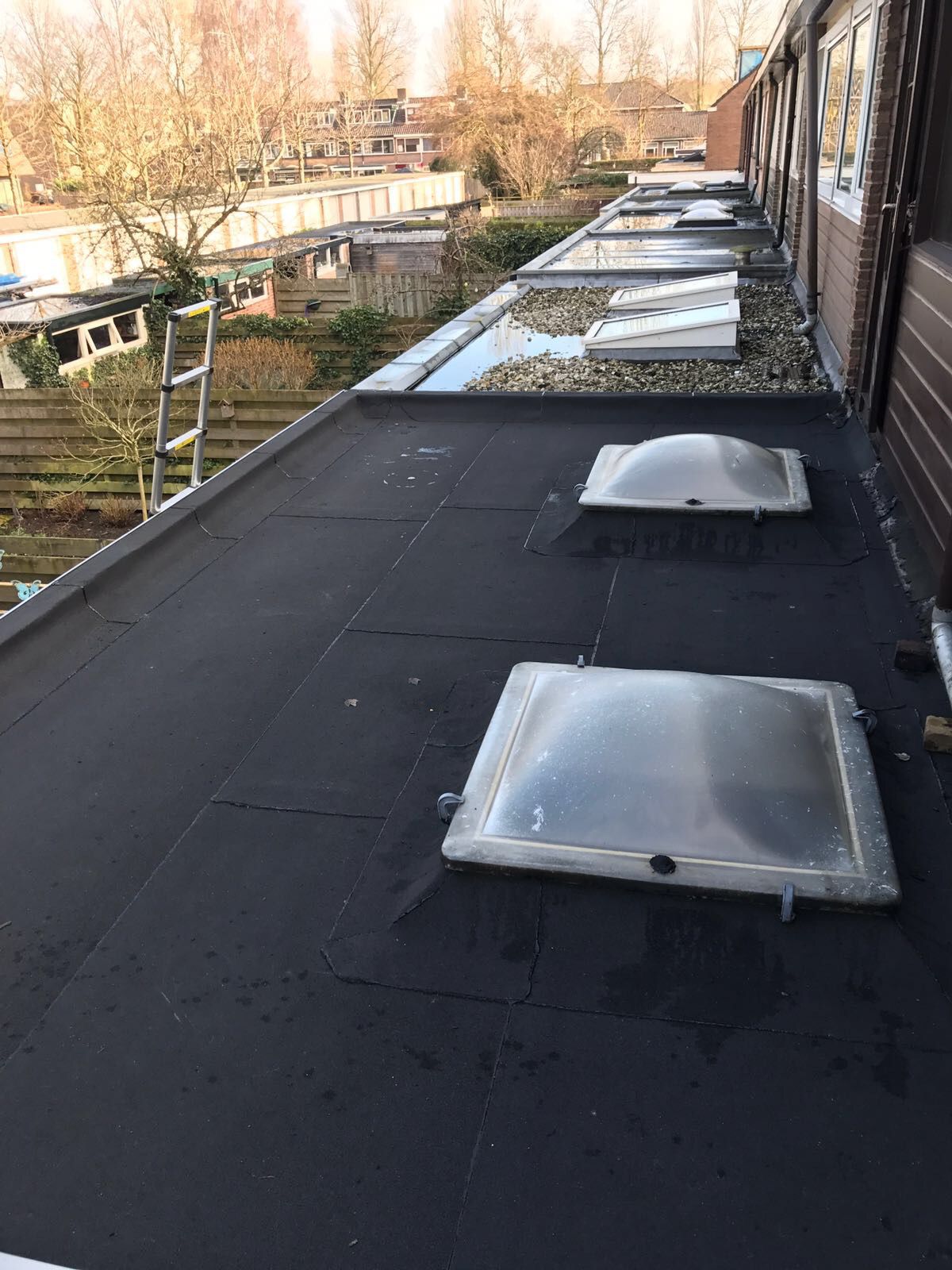 Aanbrengen nieuwe dakpannen, tengels, panlatten en dampdoorlatende folie foto 70